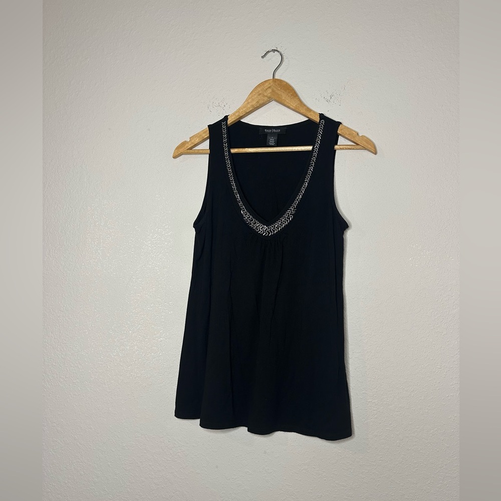 White House Black Market Embellished Black Sleeveless V-Neck Top Size Small